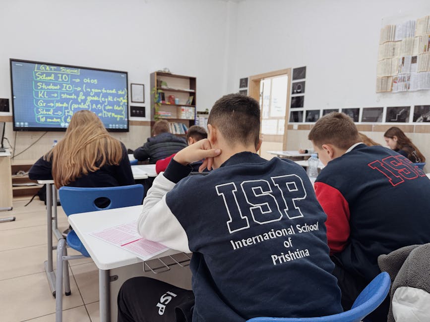 Lernende vor einem Laptop mit Deutsch-Übungen